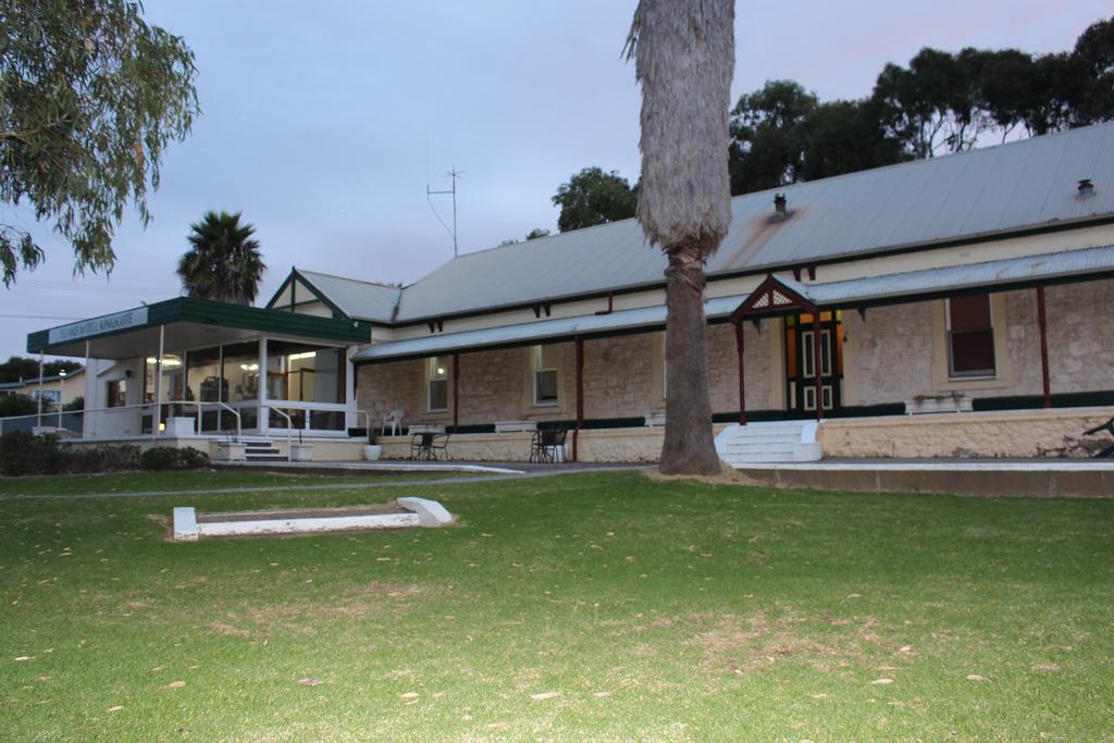 Island Motel Kingscote Buitenkant foto